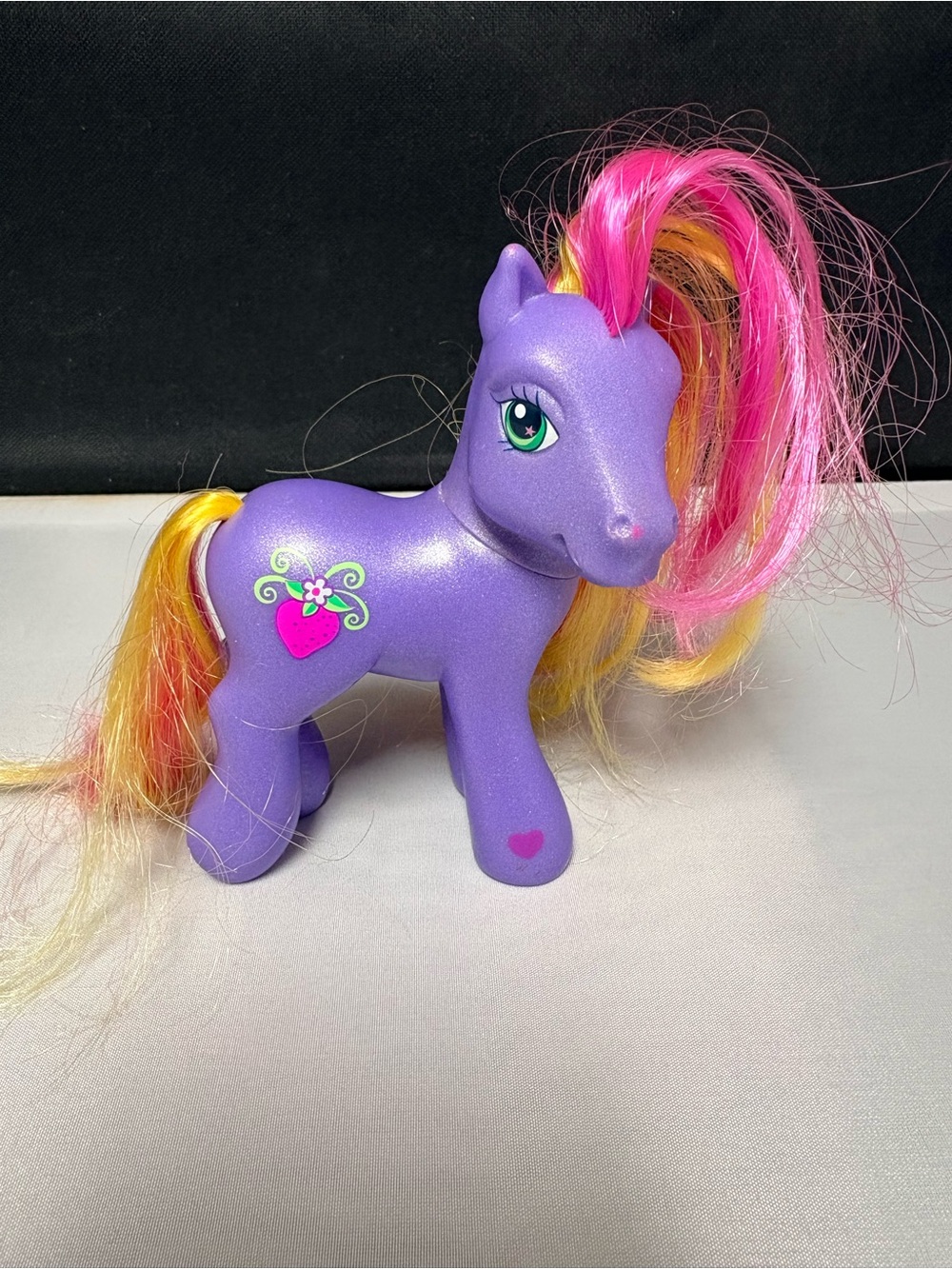Vintage G3 My Little Pony Bumbleberry Purple Strawberry Magnet Foot Hasbro 2005